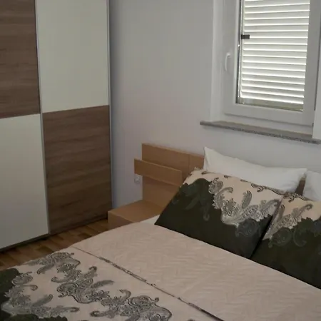 Apartment Mit Balkon Fuer Zwei Bis Vier Personen