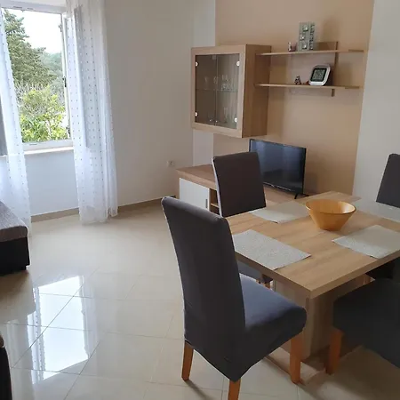 Mit Balkon Fuer Zwei Bis Vier Personen *
