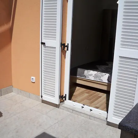 Mit Balkon Fuer Zwei Bis Vier Personen *