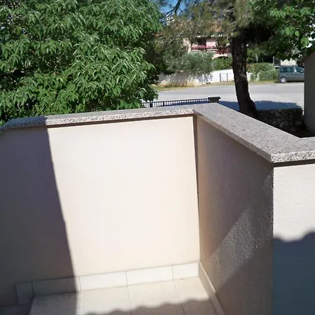 Apartment Mit Balkon Fuer Zwei Bis Vier Personen