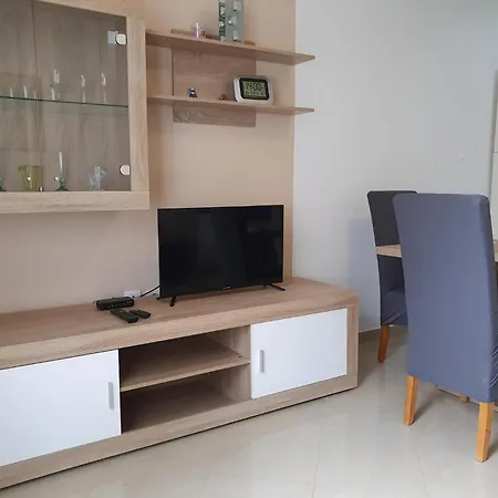 Mit Balkon Fuer Zwei Bis Vier Personen Apartment Banjole